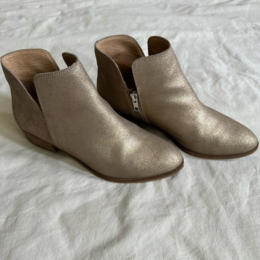 Qupid gold leather booties used fair